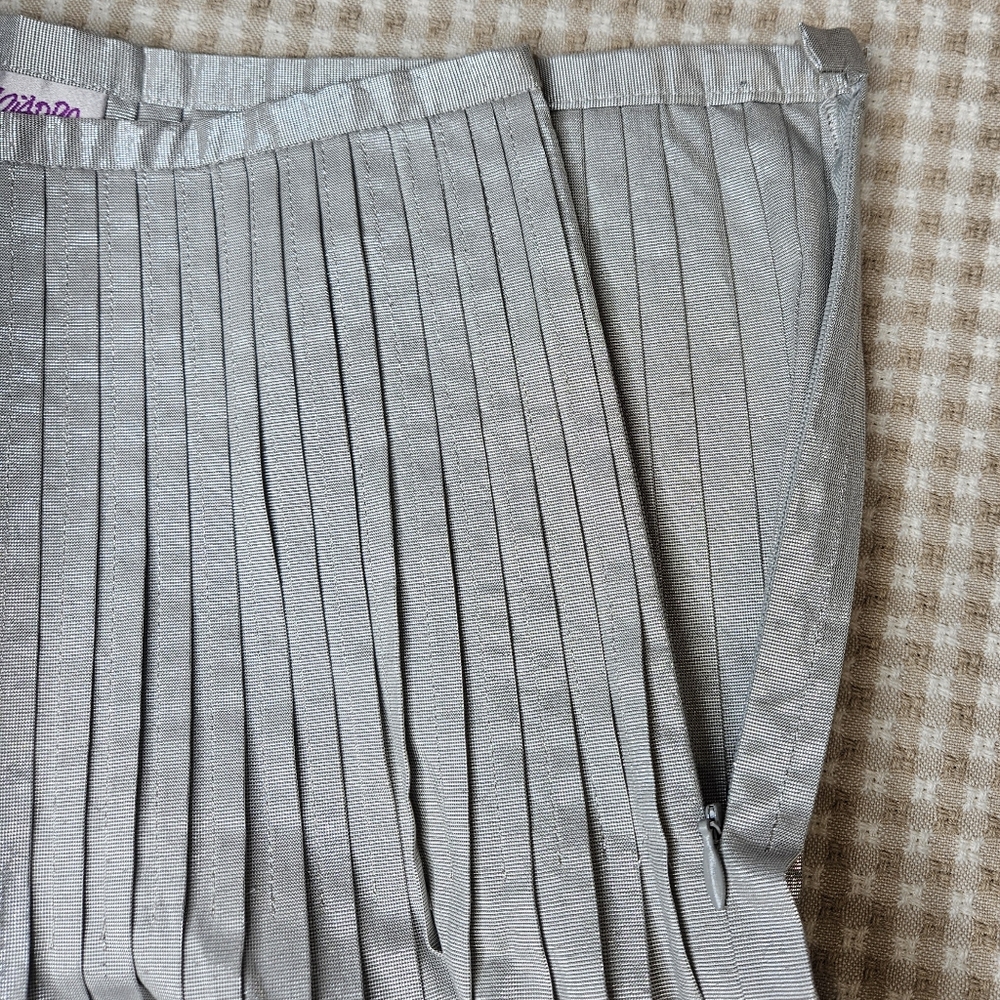 Leggiadro Vintage Y2K Silver Metallic Pleated A-line Cocktail Party Mini Skirt - Picture 4 of 9